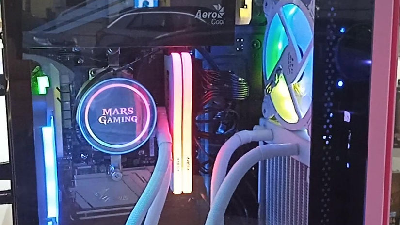 MINI PC GAMING CON DISSIPATORE LIQUIDO